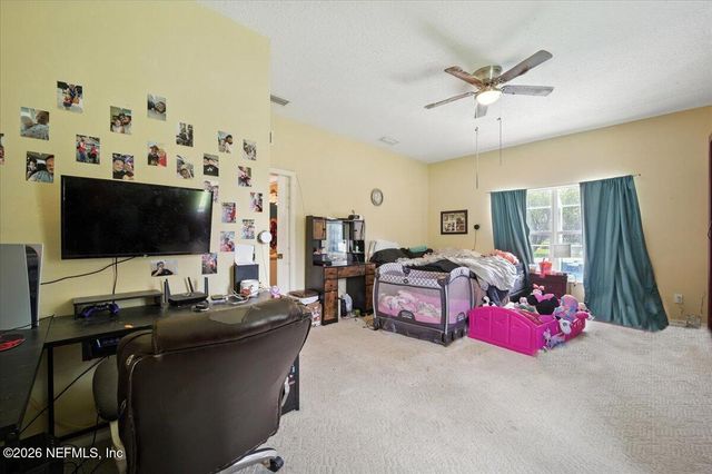 24 LAKESIDE Place W, Palm Coast, FL 32137