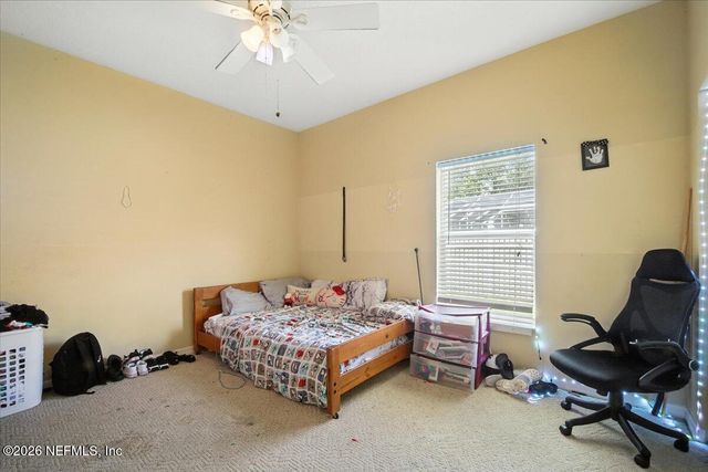 24 LAKESIDE Place W, Palm Coast, FL 32137