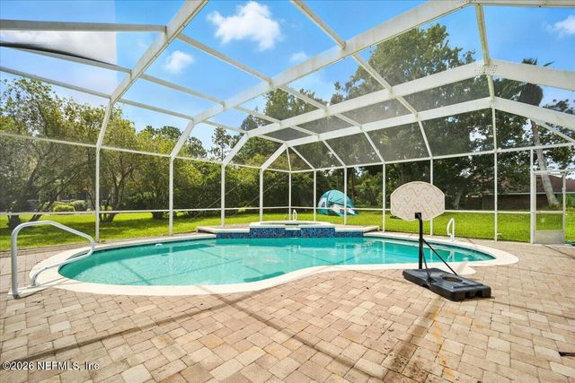 24 LAKESIDE Place W, Palm Coast, FL 32137