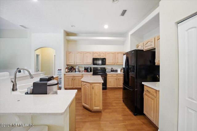 24 LAKESIDE Place W, Palm Coast, FL 32137