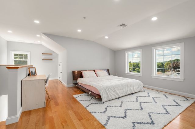 140 Main St E, Upton, MA 01568