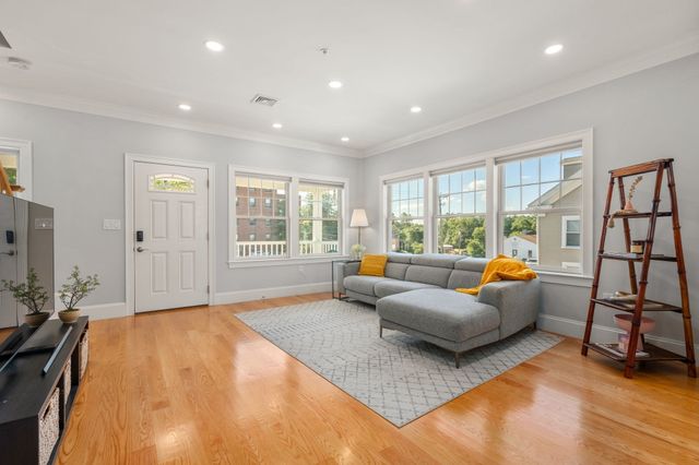 140 Main St E, Upton, MA 01568