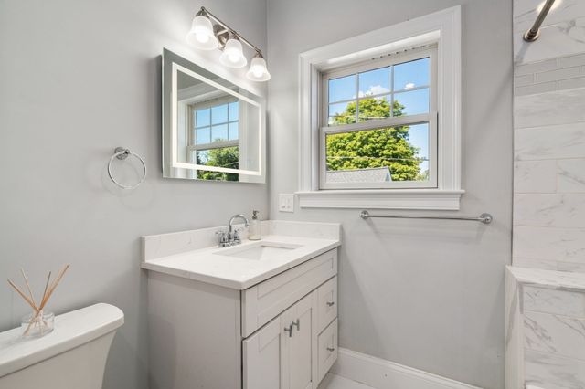 140 Main St E, Upton, MA 01568