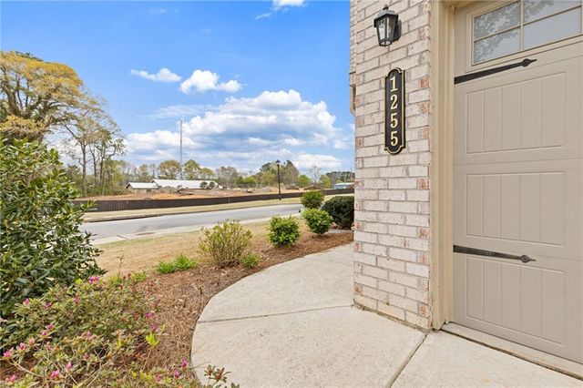 1255 Lanier Meadow Drive, Sugar Hill, GA 30518