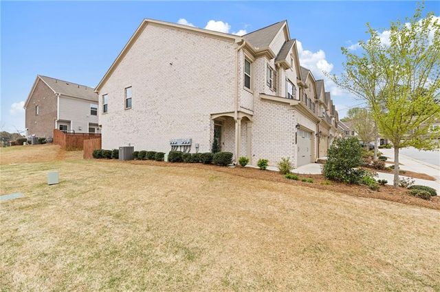 1255 Lanier Meadow Drive, Sugar Hill, GA 30518