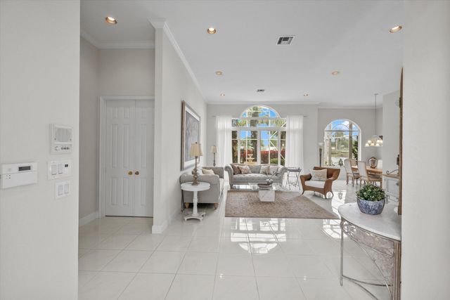 10802 Greenbriar Villa Drive, Wellington, FL 33449