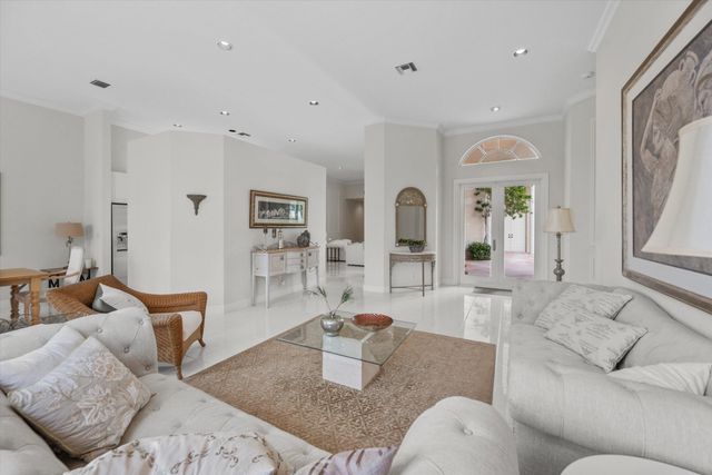 10802 Greenbriar Villa Drive, Wellington, FL 33449