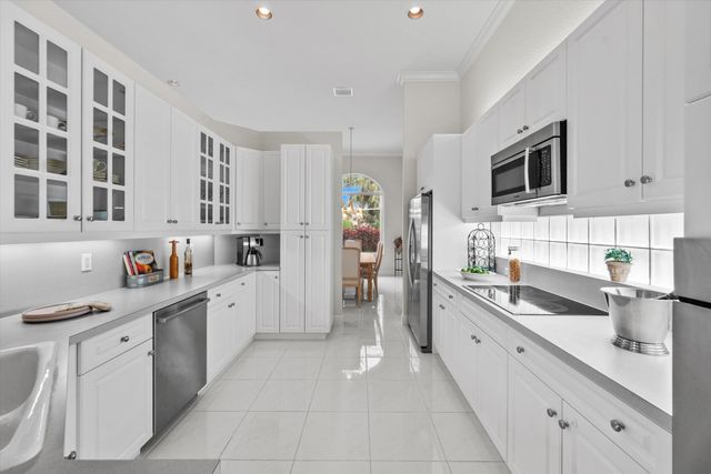 10802 Greenbriar Villa Drive, Wellington, FL 33449