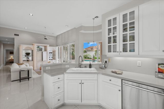10802 Greenbriar Villa Drive, Wellington, FL 33449