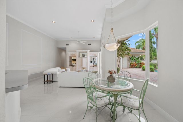 10802 Greenbriar Villa Drive, Wellington, FL 33449
