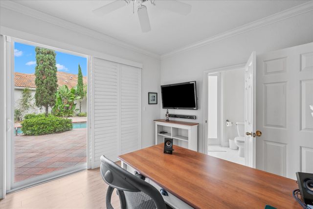 10802 Greenbriar Villa Drive, Wellington, FL 33449