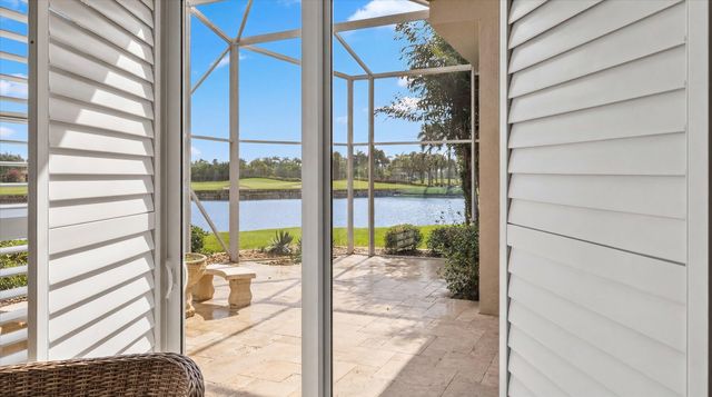 10802 Greenbriar Villa Drive, Wellington, FL 33449