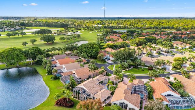 10802 Greenbriar Villa Drive, Wellington, FL 33449