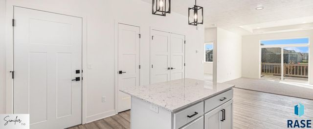 9207 W Ark Pl Place, Sioux Falls, SD 57106