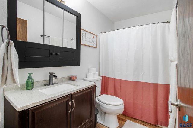 1012 NW 6th St Street, Madison, SD 57042