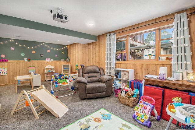 1012 NW 6th St Street, Madison, SD 57042