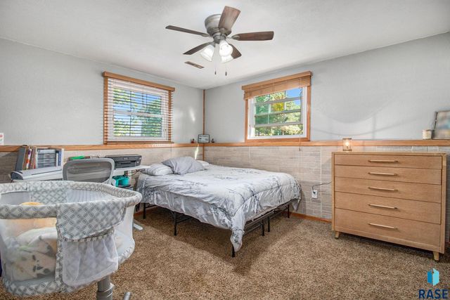 1012 NW 6th St Street, Madison, SD 57042