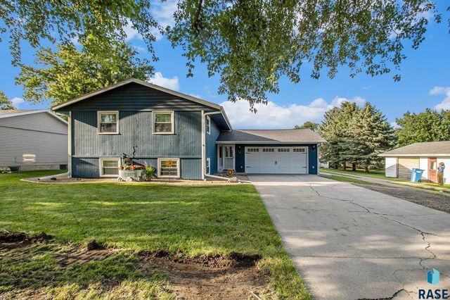 1012 NW 6th St Street, Madison, SD 57042