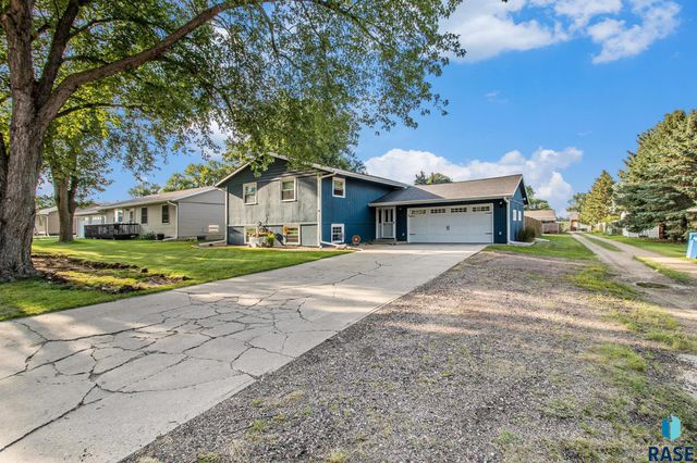 1012 NW 6th St Street, Madison, SD 57042