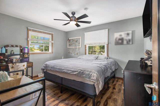 1012 NW 6th St Street, Madison, SD 57042