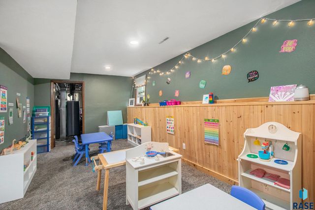 1012 NW 6th St Street, Madison, SD 57042