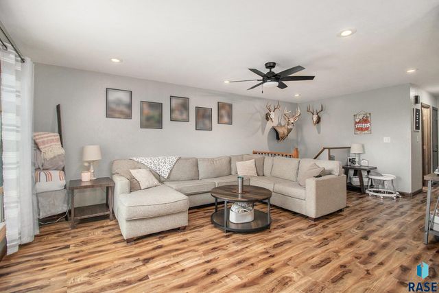 1012 NW 6th St Street, Madison, SD 57042