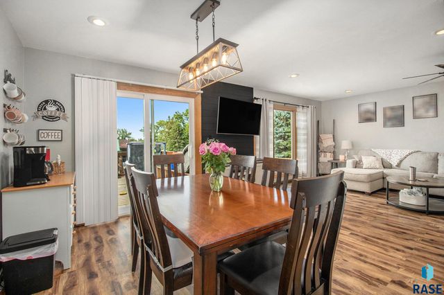 1012 NW 6th St Street, Madison, SD 57042