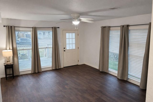 102 Magnolia Street, Lake Jackson, TX 77566