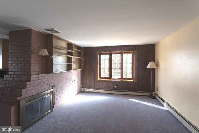 273 BIRCH DR, Levittown, PA 19054