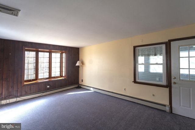 273 BIRCH DR, Levittown, PA 19054