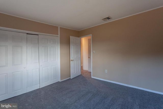 273 BIRCH DR, Levittown, PA 19054