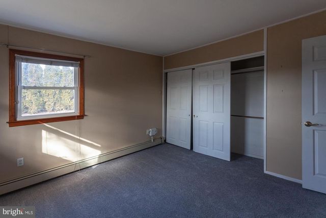 273 BIRCH DR, Levittown, PA 19054