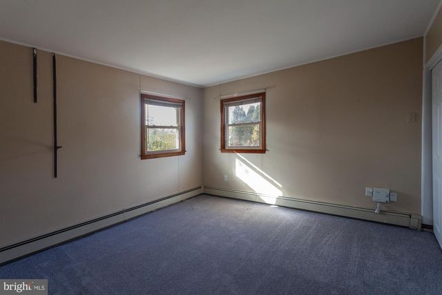 273 BIRCH DR, Levittown, PA 19054