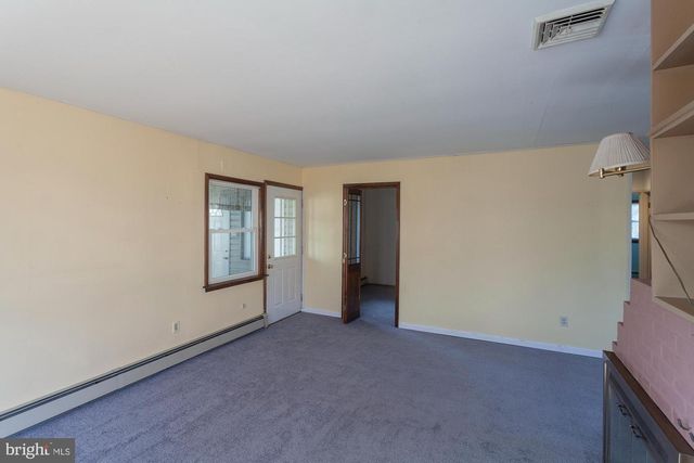 273 BIRCH DR, Levittown, PA 19054