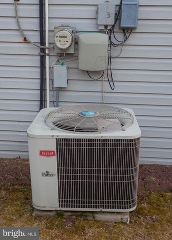 273 BIRCH DR, Levittown, PA 19054