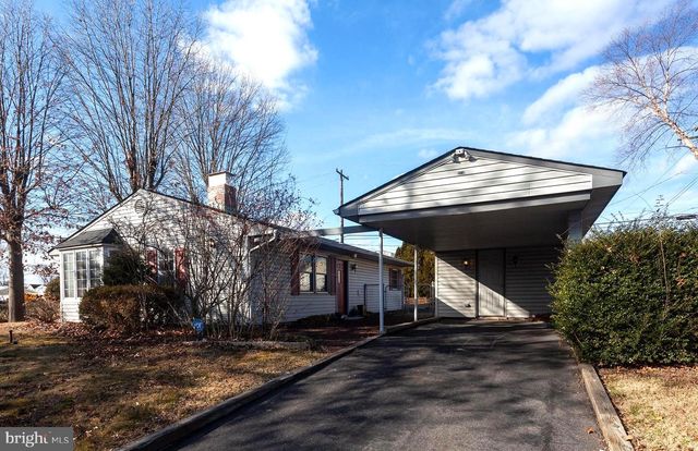 273 BIRCH DR, Levittown, PA 19054