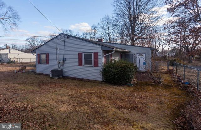 273 BIRCH DR, Levittown, PA 19054