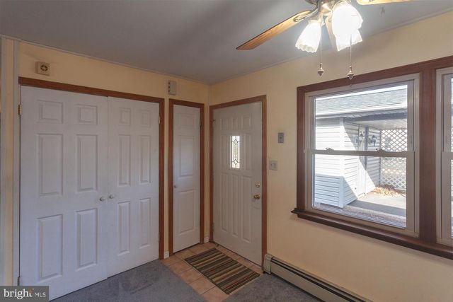 273 BIRCH DR, Levittown, PA 19054