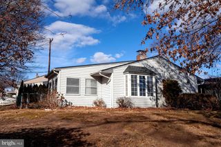 273 BIRCH DR, Levittown, PA 19054