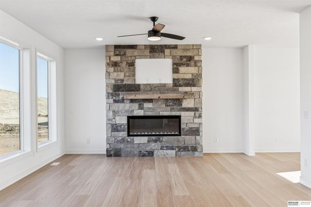 18552 Sycamore Drive, Gretna, NE 68028