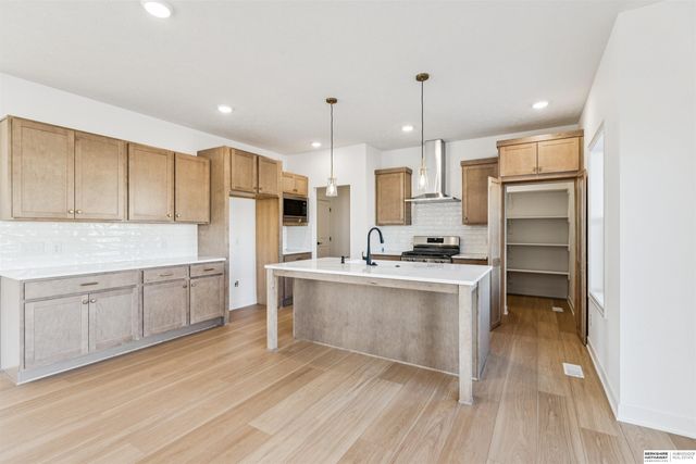 18552 Sycamore Drive, Gretna, NE 68028