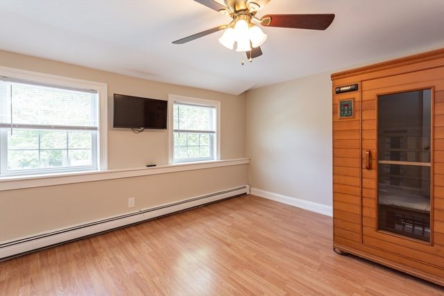28 Winona Ave, Fairhaven, MA 02719
