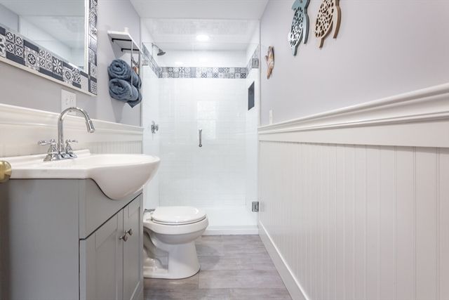 28 Winona Ave, Fairhaven, MA 02719