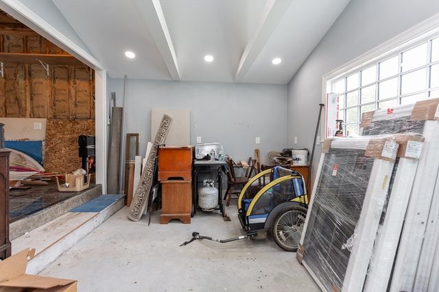 28 Winona Ave, Fairhaven, MA 02719