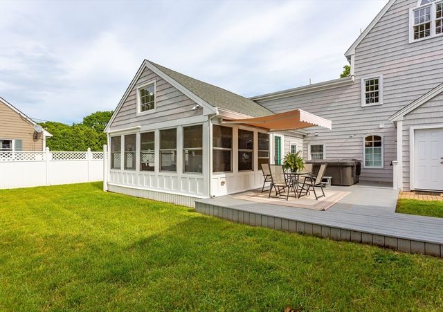28 Winona Ave, Fairhaven, MA 02719