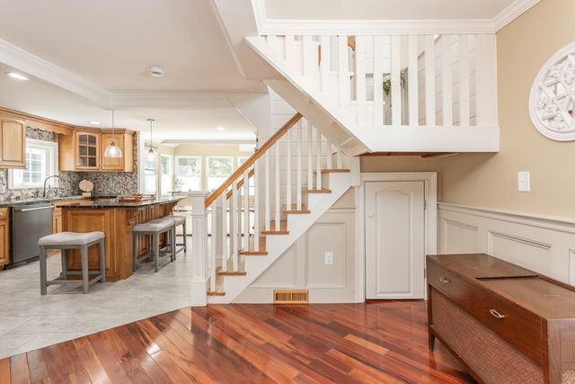 28 Winona Ave, Fairhaven, MA 02719