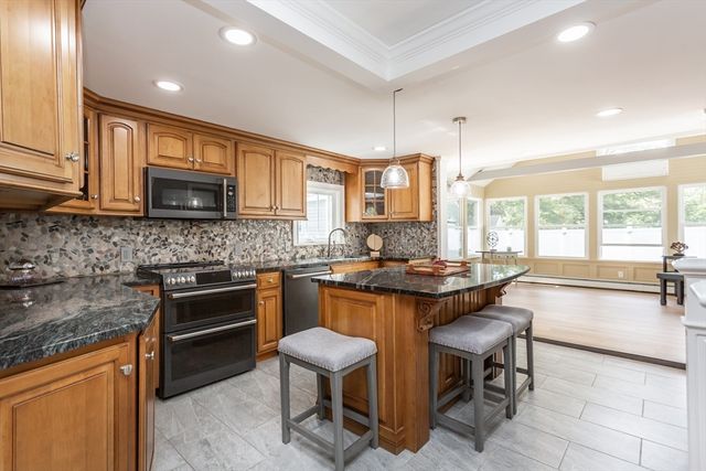28 Winona Ave, Fairhaven, MA 02719