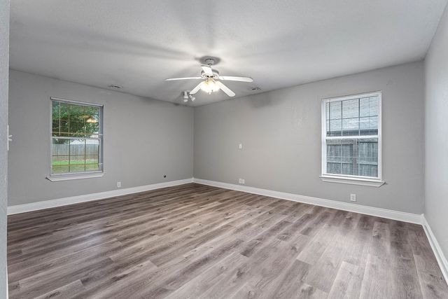 4476 Sandingham Street, Fayetteville, AR 72704