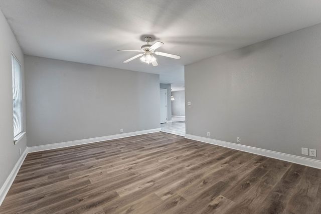 4476 Sandingham Street, Fayetteville, AR 72704