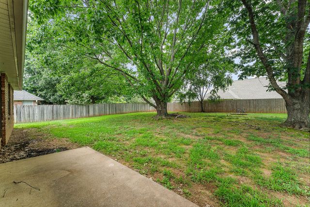 4476 Sandingham Street, Fayetteville, AR 72704